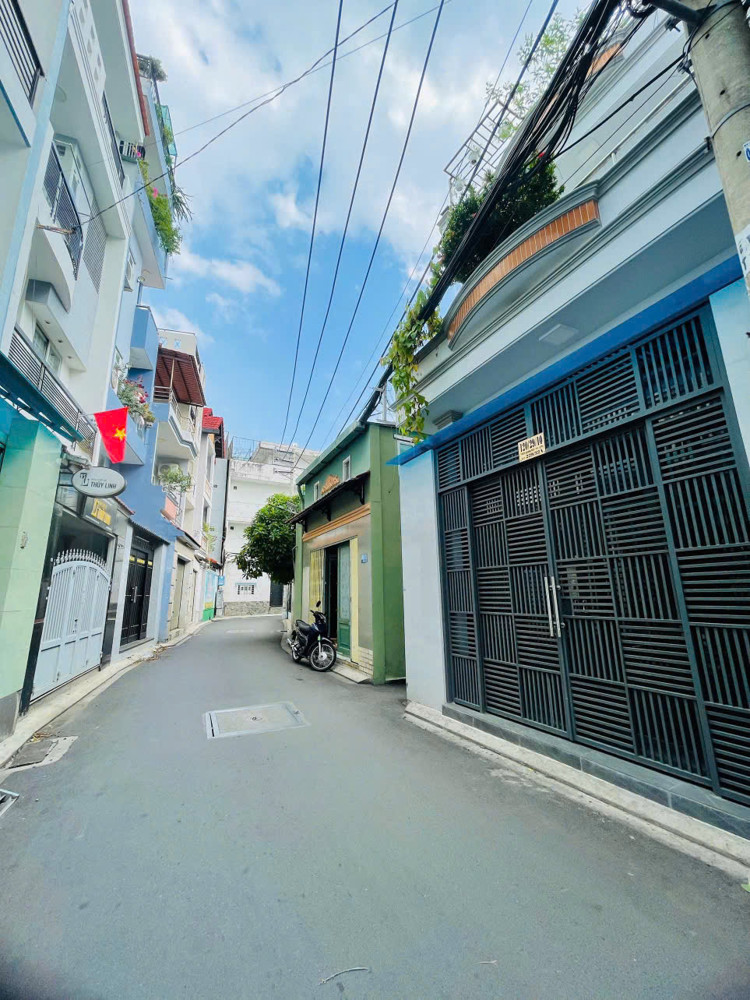 Bán nhà mặt tiền hẻm 120// thích quảng Đức phường 4 Phú nhuận 
Mặt tiền đường số 7, hẻm xe hơi,