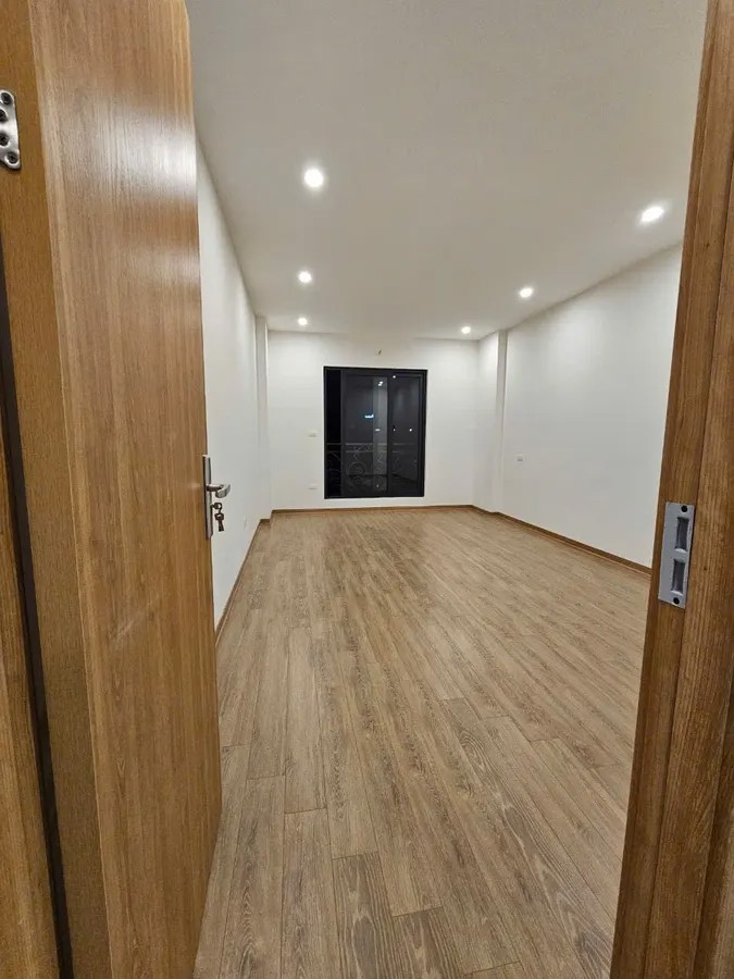 Bán nhà mặt phố Mai Phúc 50/61m2 7 tầng 14.5 tỷ Long Biên Hà Nội