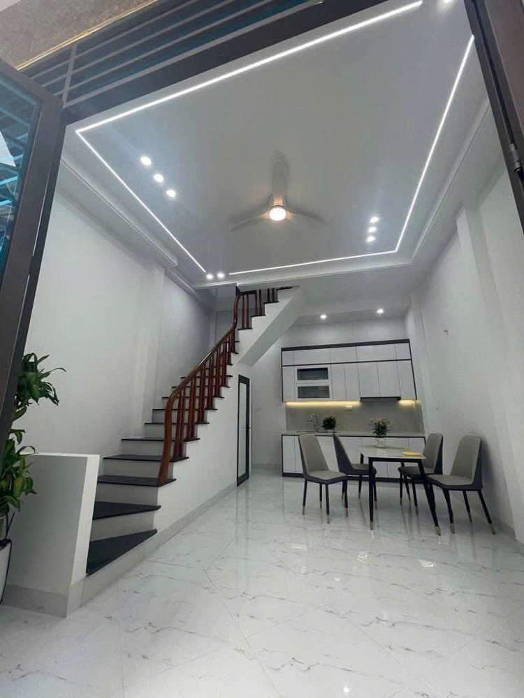 Bán nhà xen kẹt Bùi Xương Trạch, Định Công Thượng - 34m Gara ô tô 4 tầng mới đẹp như hình 4,95 tỷ