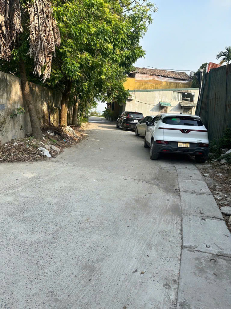 Bán nhà ngõ 465 Ngọc Thuỵ 40m x 3T oto tránh, oto vào nhà chỉ nhỉnh 6 tỷ. LH 0936123469