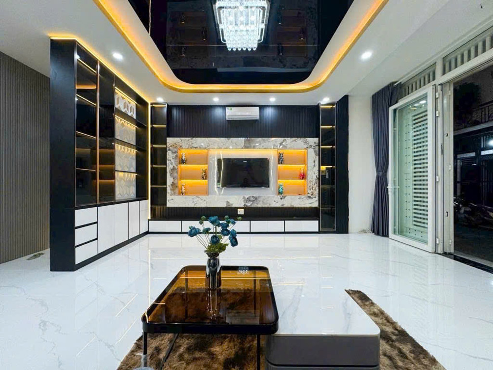 Bán căn nhà Hẻm Xe Hơi 7M - 4 Tầng - 5PN - Huỳnh Tấn Phát - Chỉ Nhỉnh 7T