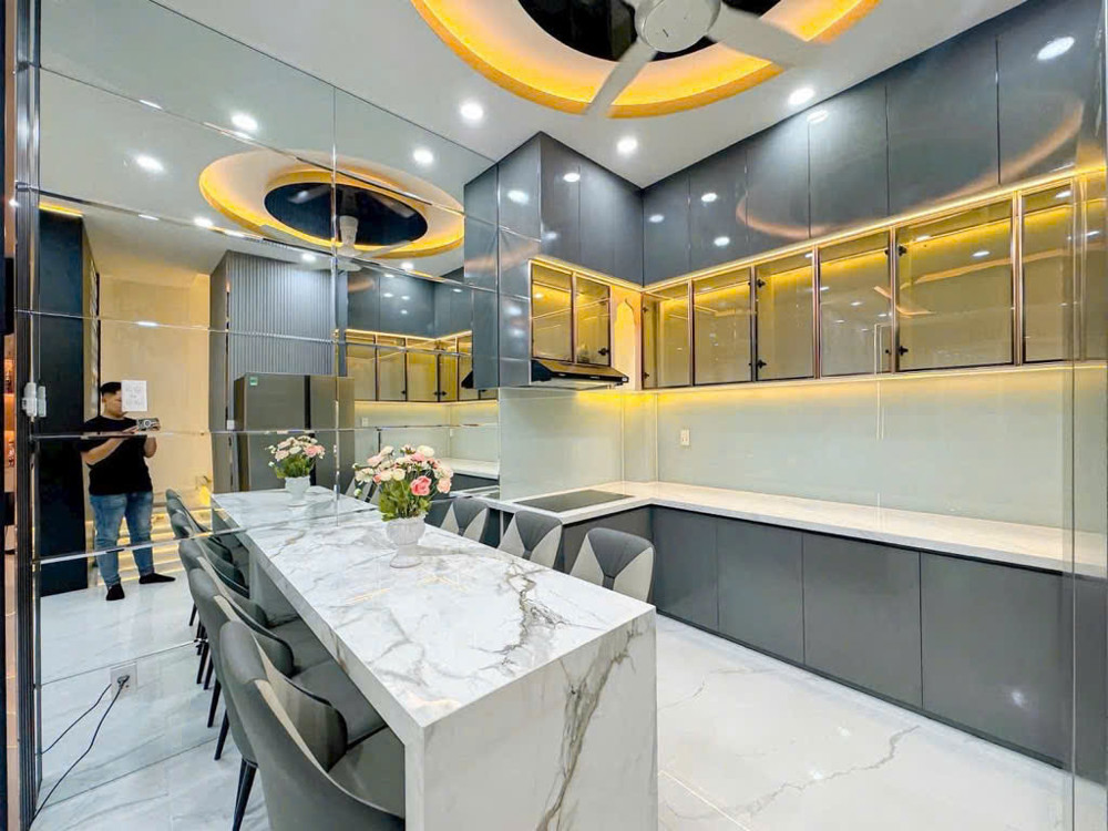 Bán căn nhà Hẻm Xe Hơi 7M - 4 Tầng - 5PN - Huỳnh Tấn Phát - Chỉ Nhỉnh 7T