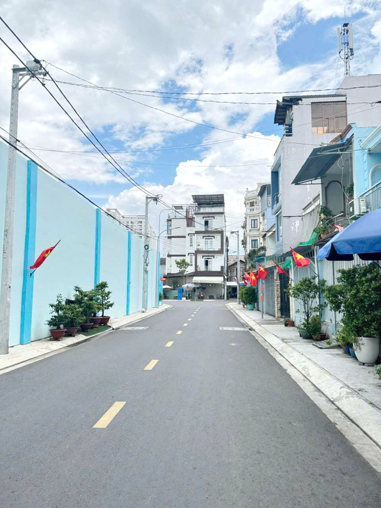 Nhà lửng+lầu đường nội bộ Bùi Minh Trực P6Q8