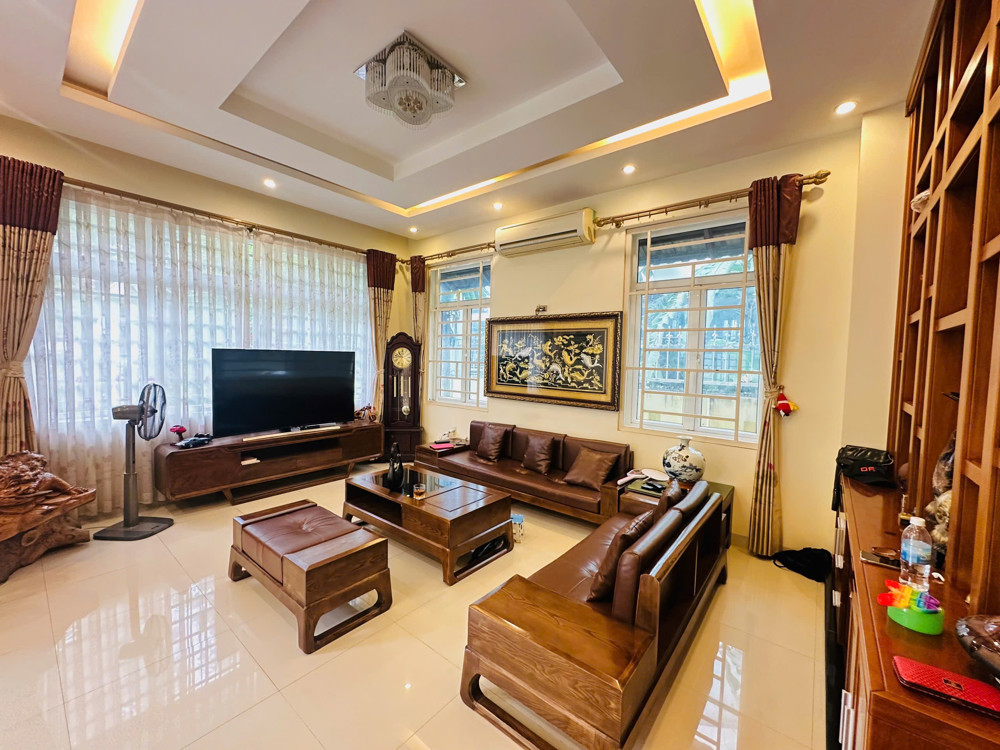 🍁Căn Biệt Thự Xanh Mát, Rộng Rãi View Đối Diện Công Viên - Ngay Giữa Lòng KĐT Vĩnh Điềm Trung