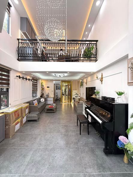 Nhà đẹp Đồng Đen, Tân Bình – 105m² (4.6x22.8), 3 tầng, giá 13.5 tỷ