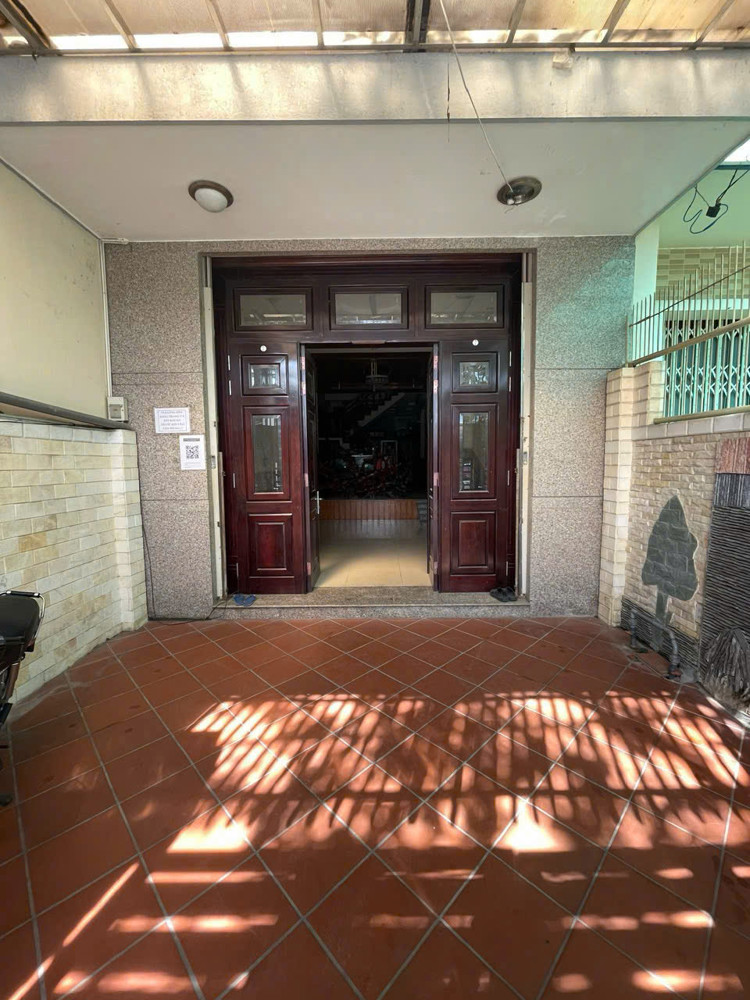 Chu thuê nhà 3 tầng nguyên căn mặt đường Lê Hồng Phong, Phước Long cũ, sát đường Cao Xuân Huy thông