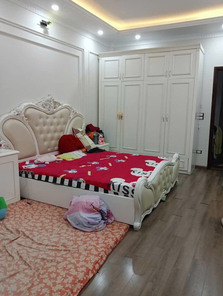 Nhà đẹp, mặt Ngõ Nguyễn Khánh Toàn, DT60m, MT 4m, 5 tầng, 8P. ngủ, ngõ thông (14.75 tỷ)