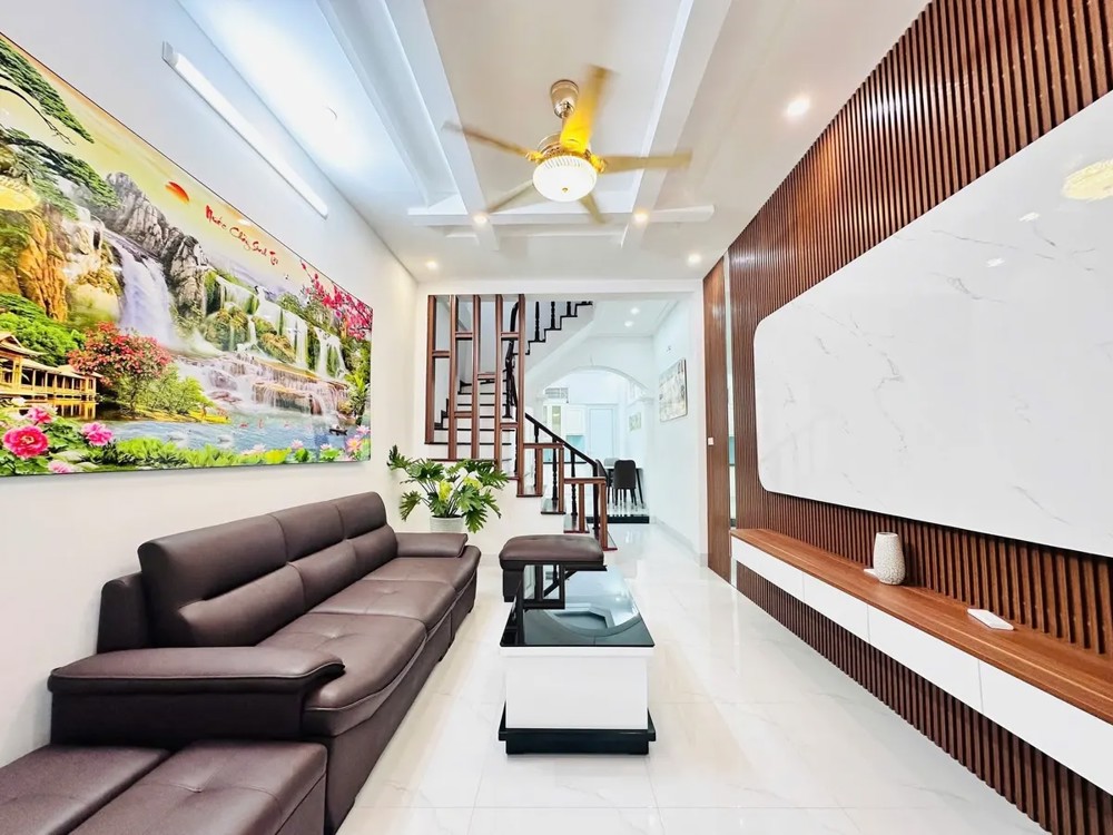 NGÕ THÔNG KINH DOANH - LÔ GÓC - NHÀ ĐẸP DÂN XÂY - NỘI THẤT SANG XỊN (18.5 tỷ)