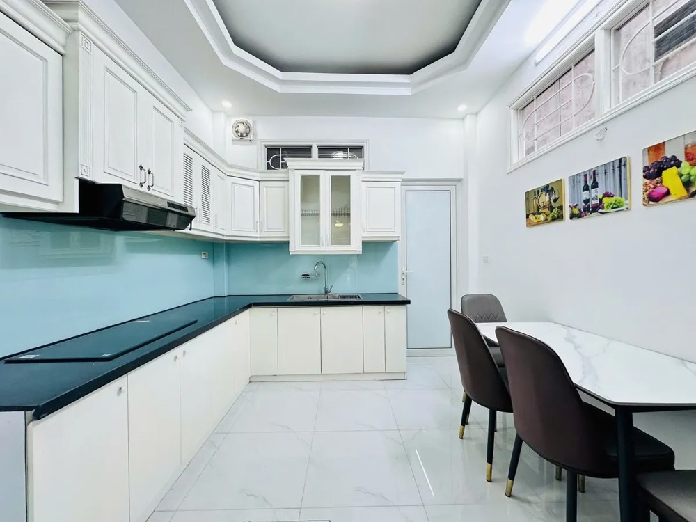 NGÕ THÔNG KINH DOANH - LÔ GÓC - NHÀ ĐẸP DÂN XÂY - NỘI THẤT SANG XỊN (18.5 tỷ)