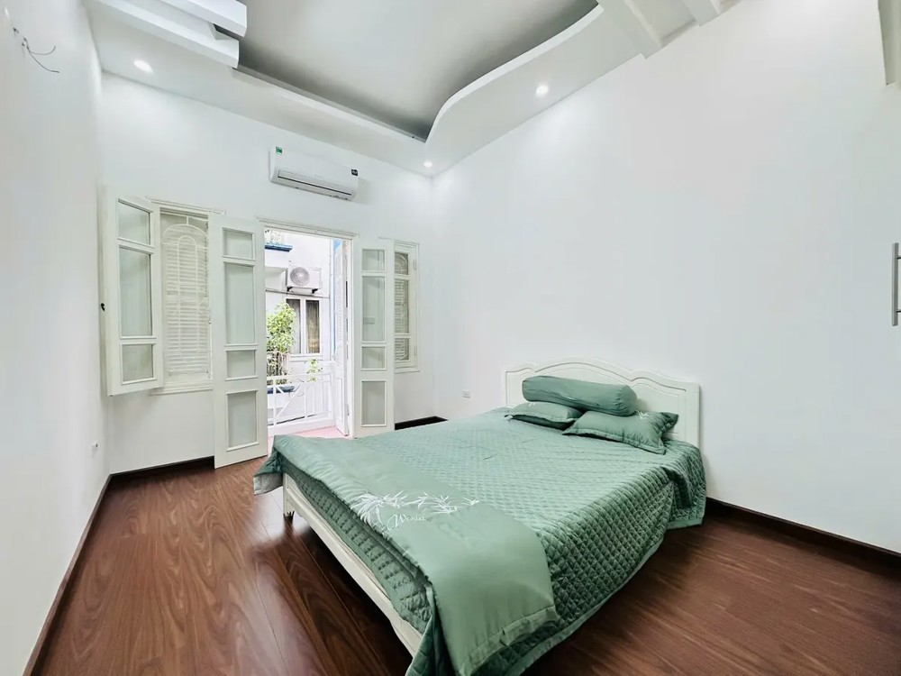 NGÕ THÔNG KINH DOANH - LÔ GÓC - NHÀ ĐẸP DÂN XÂY - NỘI THẤT SANG XỊN (18.5 tỷ)