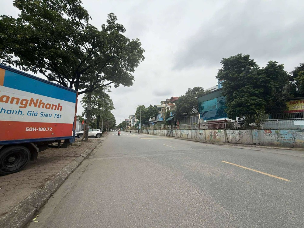 Chủ cần bán 70 m2 Cổ Bi, đường ô tô vào nhà, giá 6.8 tỷ, Lh 0985865658