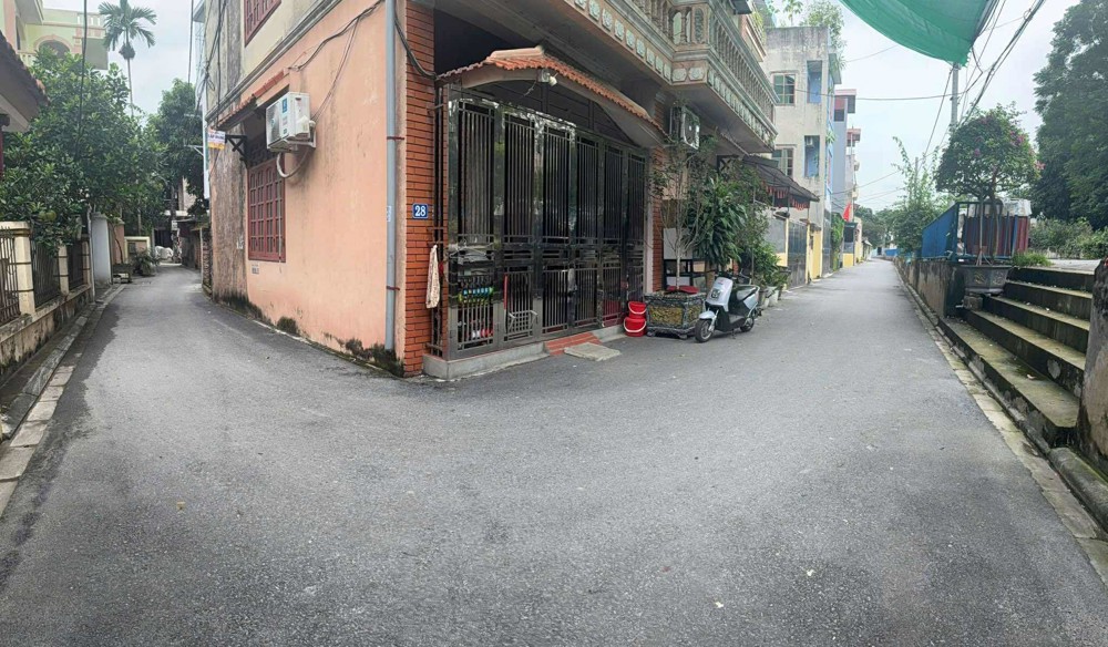 Chủ cần bán 70 m2 Cổ Bi, đường ô tô vào nhà, giá 6.8 tỷ, Lh 0985865658