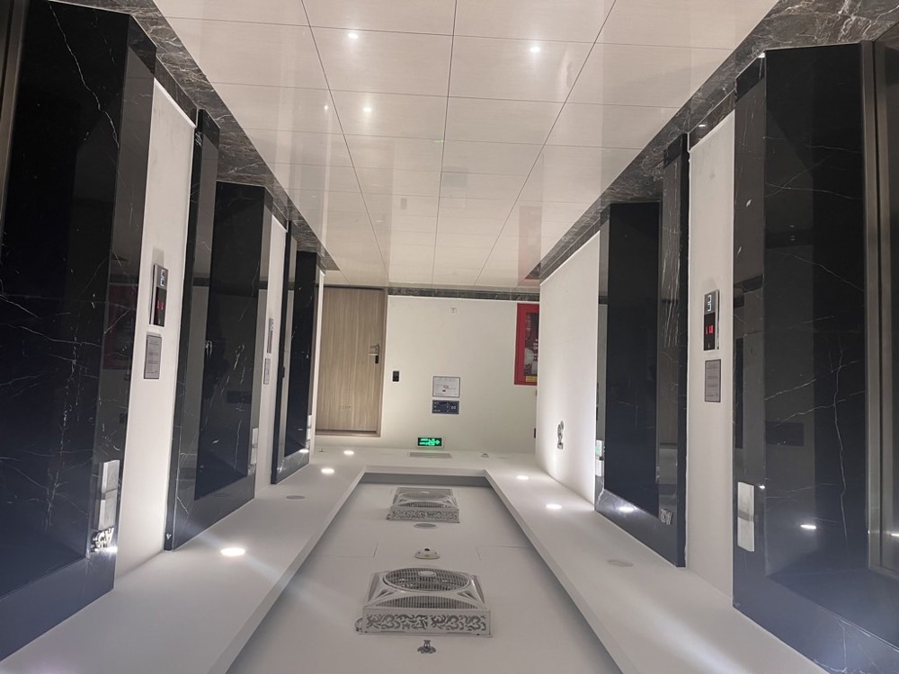 CĂN HỘ CC CAO CẤP – LÔ GÓC - Ô TÔ ĐỖ CHÂN TÒA NHÀ - TẶNG FULL NỘI THẤT_63M2 - 5,5 TỶ