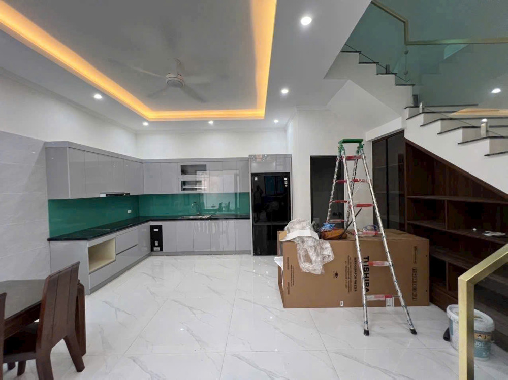 BIỆT THỰ MINI CẠNH NGỌC THỤY  LONG BIÊN - 90M2- 4 TÂNG -- FULL NT - NHÀ  MỚI 3 MẶT THOÁNG-  HƠN 9 Ỷ