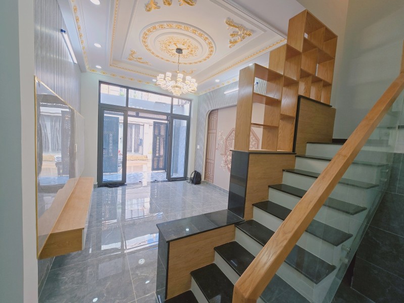 Bán nhà 3 tầng, 4PN hẻm xe hơi đường Số 6, Long Trường, Q.9. TP HCM. DT 56m2, SH, 5.55  tỷ