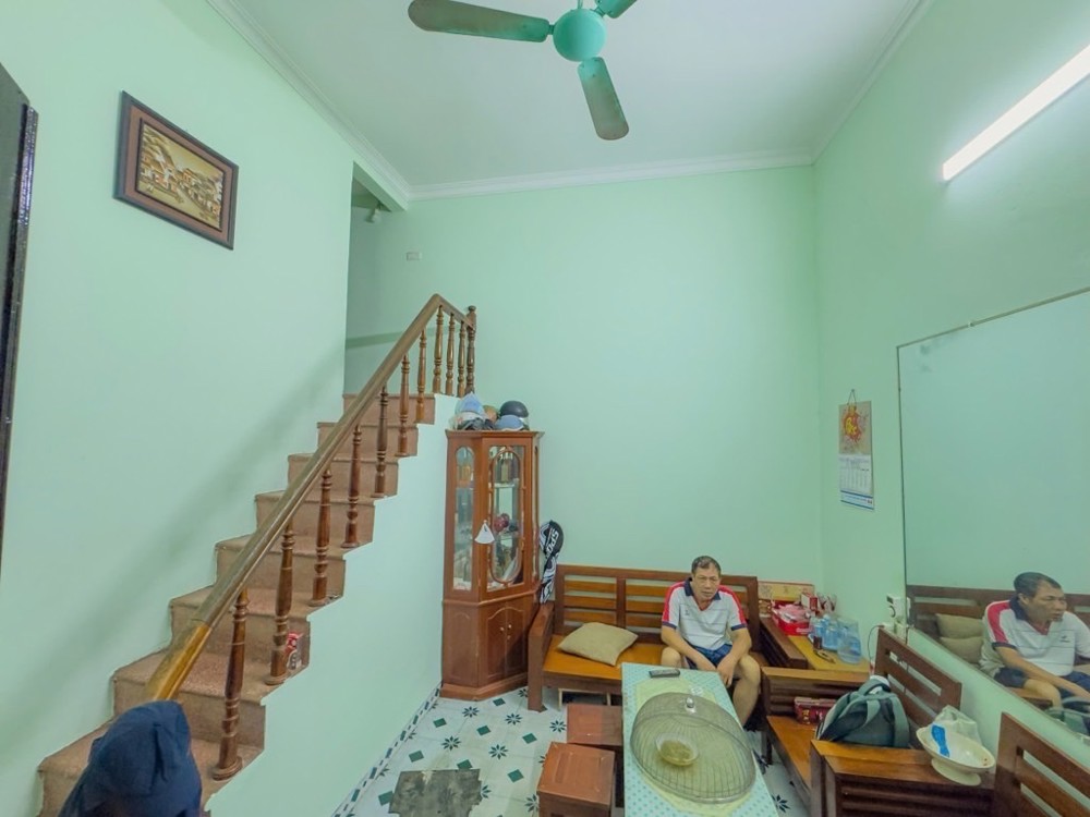 CẦU GIẤY DT 30M x4 TẦNG CHỈ 6 TỶ,LÔ GÓC,MẶT NGÕ THÔNG KINH DOANH,15M Ô TÔ TRÁNH