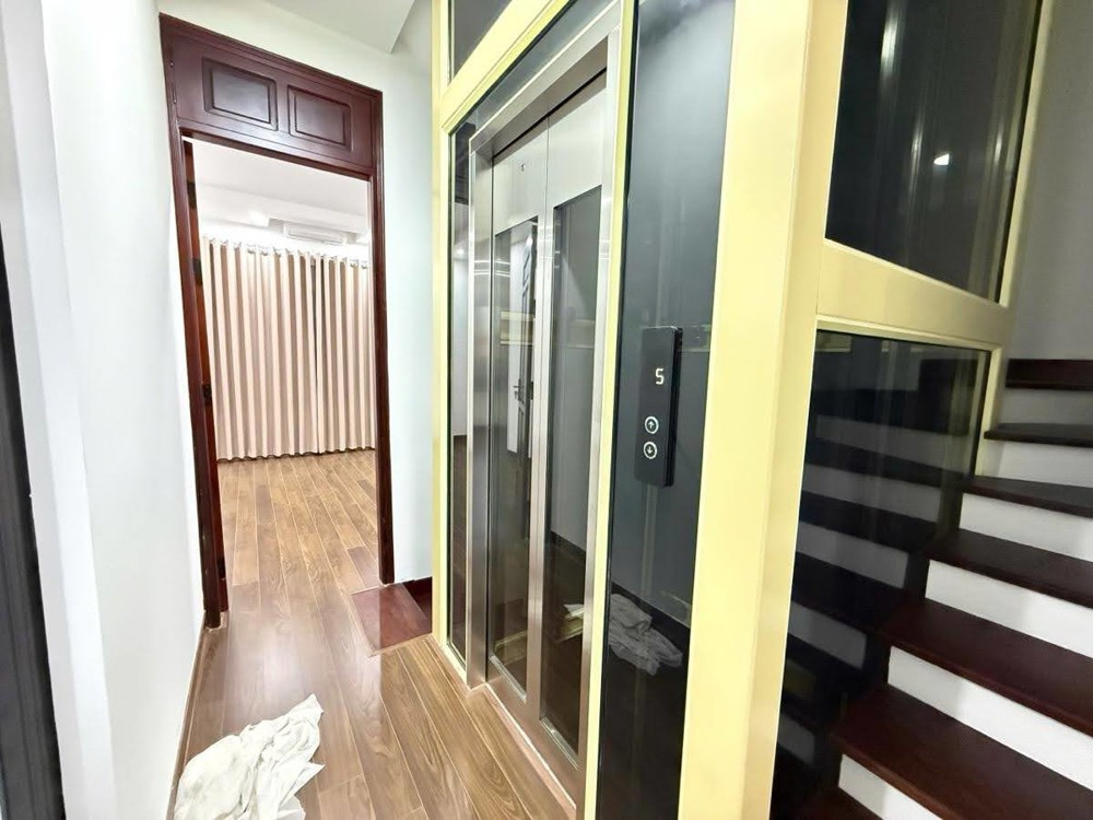 Nhà phố Nghiêm Xuân Yêm, ngõ ôtô, gần trường, chợ-50m*7 tầng,Thang máy. 14 tỷ (còn TL)