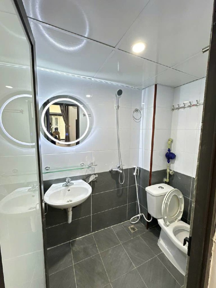 CCMN - TT CẦU GIẤY - CÁCH Ô TÔ 50M - GẦN NHIỀU TRƯỜNG ĐH - DÒNG TIỀN 40 TRIỆU/THÁNG _ 45M2