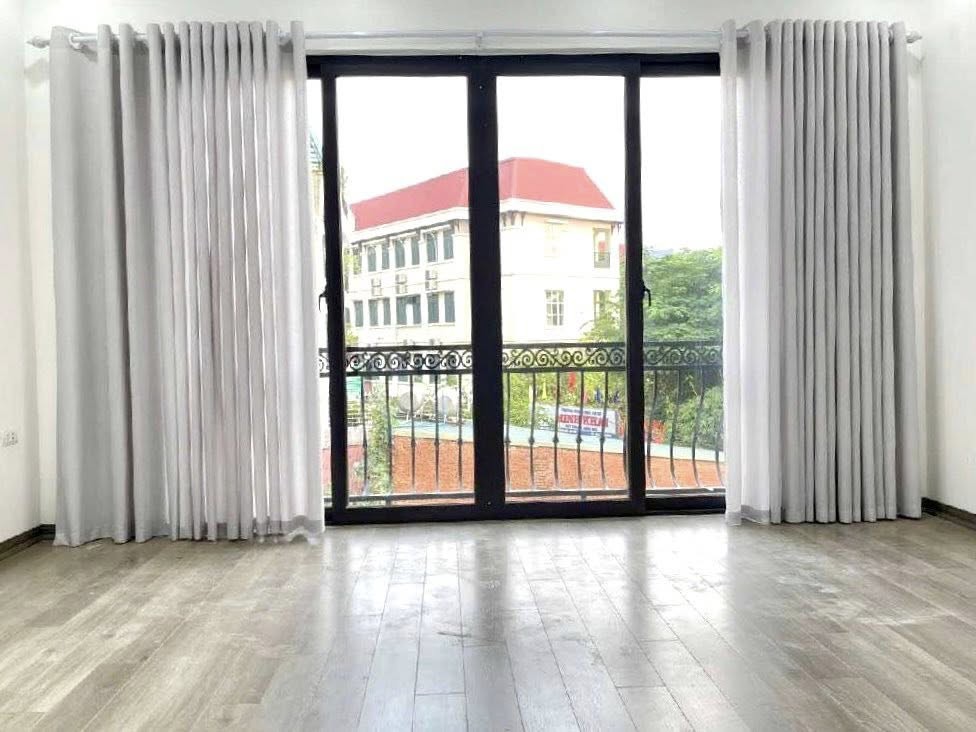 LÔ GÓC TRUNG TÂM HAI BÀ TRƯNG - 70M 5TẦNG - THANG MÁY - VIEW HỒ