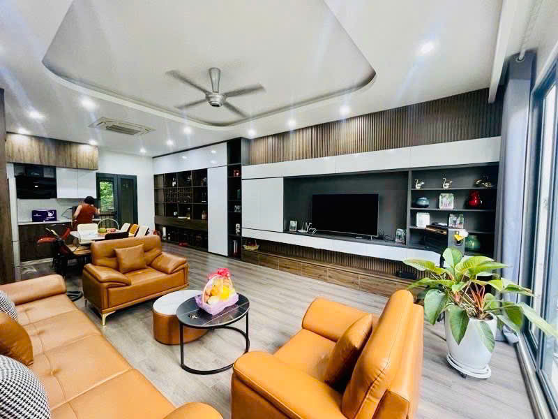 Bán nhà phân lô phố Ngụy Như Kon Tum - Phố VIP kinh doanh sầm uất, vỉa hè rộng giá 21,5 tỷ