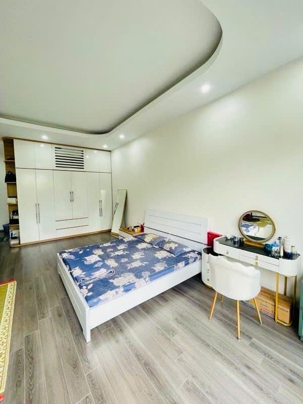 Bán nhà phân lô phố Ngụy Như Kon Tum - Phố VIP kinh doanh sầm uất, vỉa hè rộng giá 21,5 tỷ