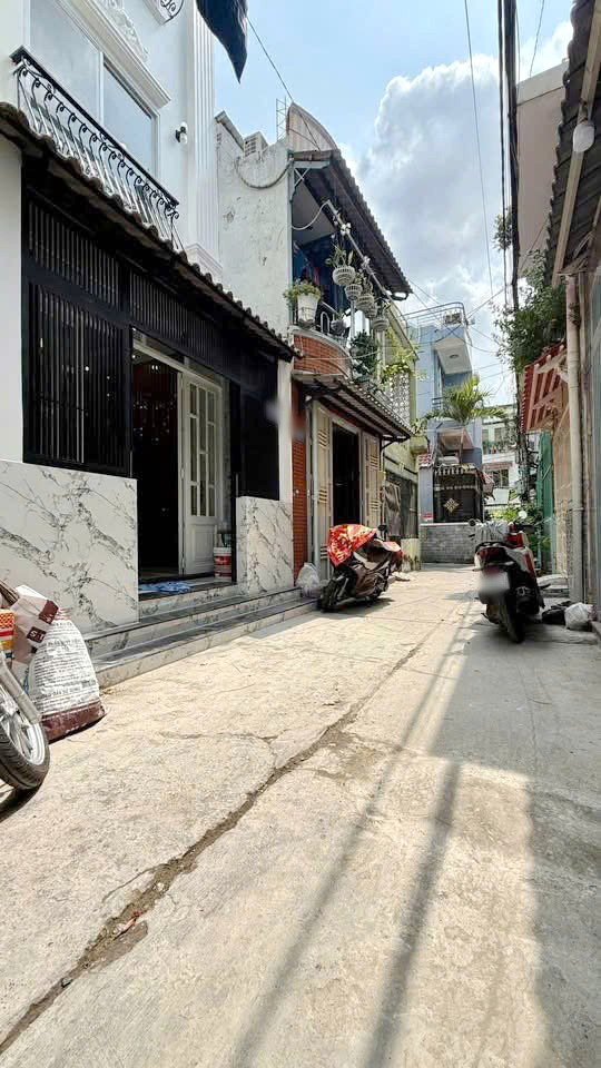 Nhà Võ Trứ P.Chánh Hưng (P9Q8) 3lầu sân thượng