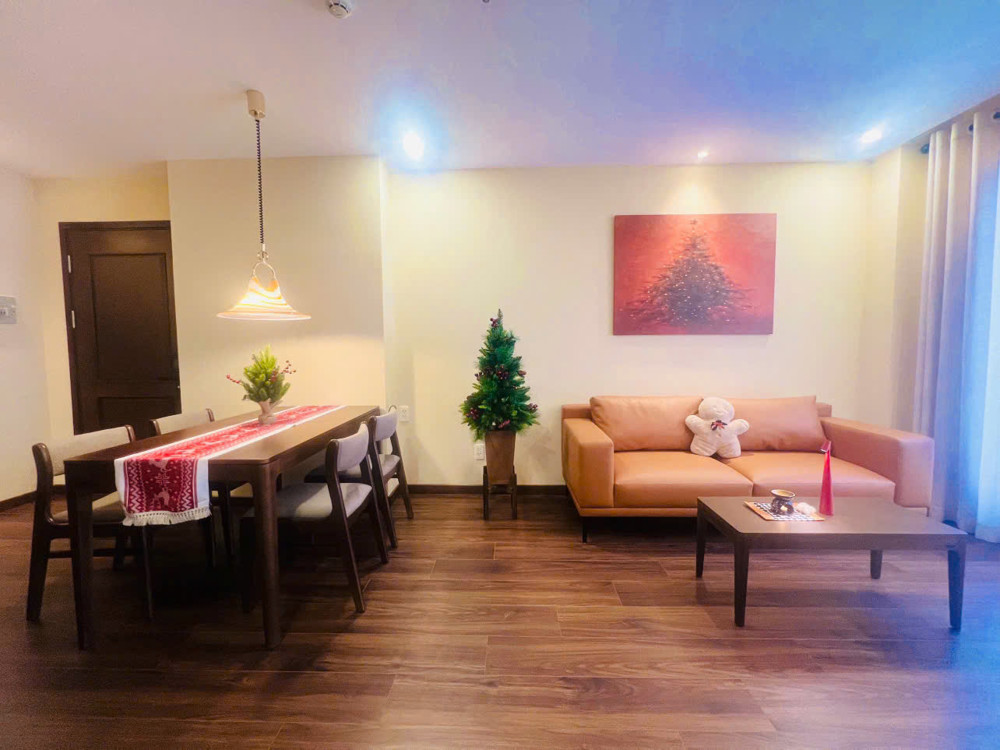  căn hộ luxury 2 phòng ngủ trung tâm TP biển Nha Trang
- 𝐕𝐢̣ 𝐭𝐫𝐢́: Tầng 8 ( số tầng phong