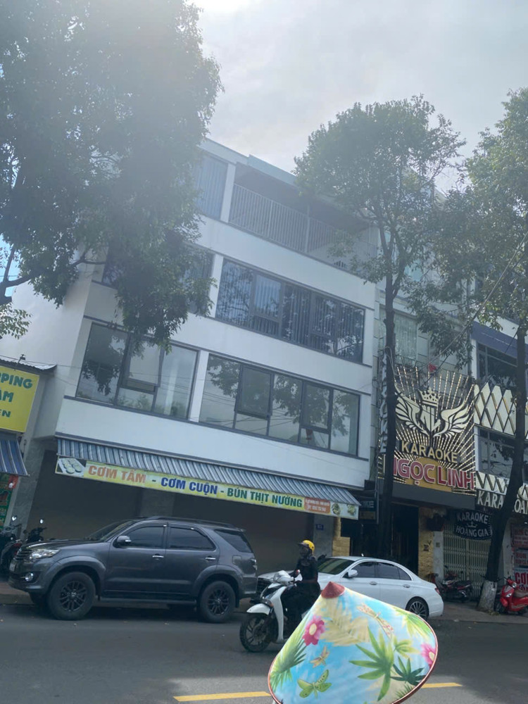 CHỦ NHÀ CẦN BÁN GẤP – NHÀ MẶT TIỀN ĐƯỜNG HOÀNG DIỆU, NHA TRANG 🏠
 • Diện tích: 49,2m² (ngang hơn