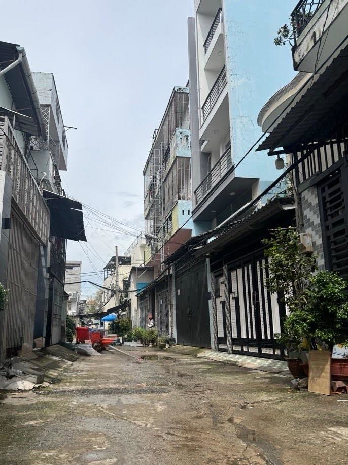 BÁN NHÀ DƯƠNG QUẢNG HÀM GÒ VẤP, HẺM XE HƠI, GẦN EMART, 48M², 3PN, 5.4 TỶ TL