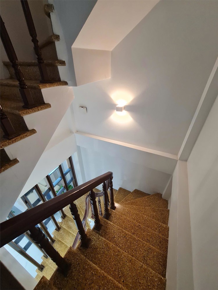 Bán nhà riêng Hoàng Mai, giá 10.6 tỷ, DT 48m2, nhà đẹp mới koong 10m ô tô gần