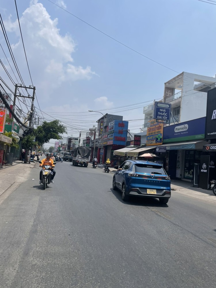 Bán nhà mặt tiền 20x25m giá 75 tỷ Đường Nguyễn Ảnh Thủ