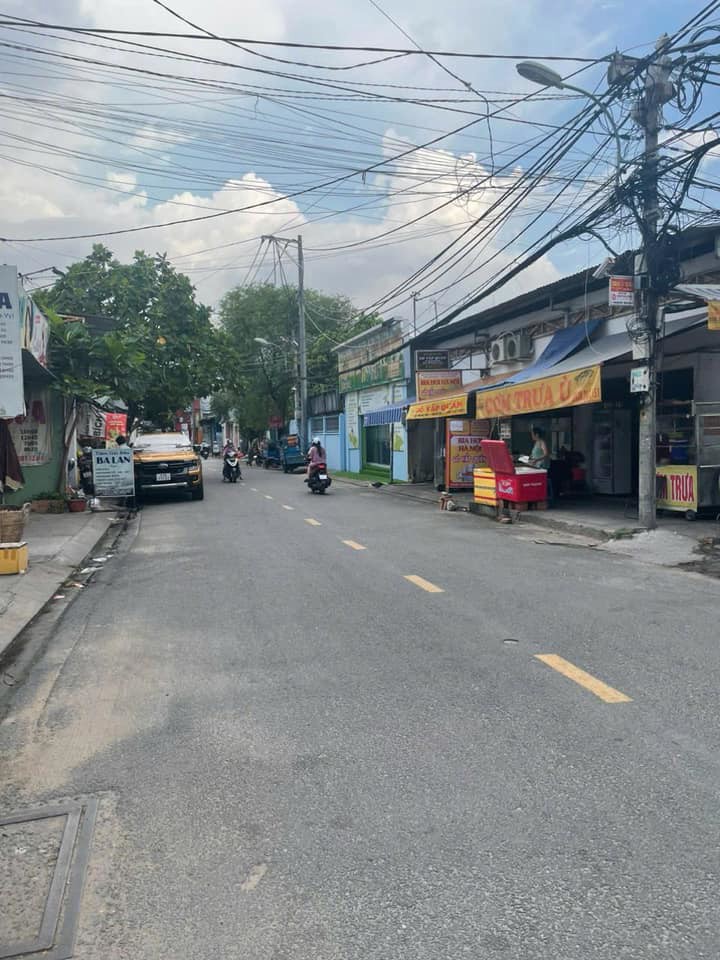 Bán nhà mặt tiền 4x15m giá 4,99 tỷ  Đông Hưng Thuận 17