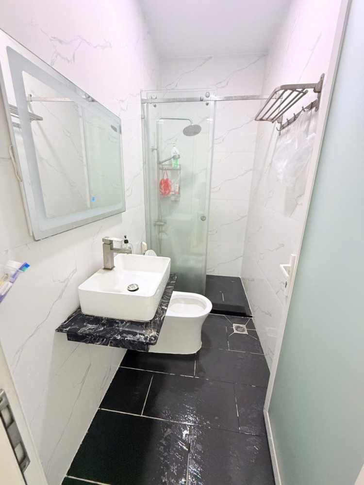 Bán nhà đường  Hồ Văn Tư, Trường Thọ, Thủ Đức. DT 64 m2, 4 tầng, SH. Giá 7.9 tỷ. LH: 0933125879