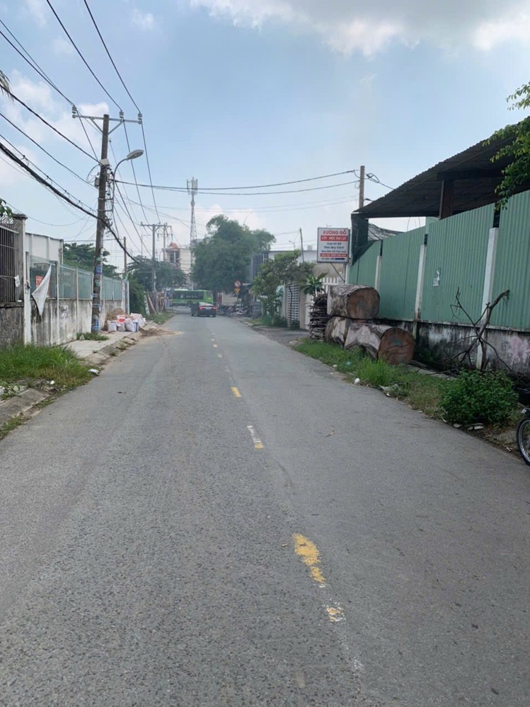 Bán đất 10.000m2 ngang 39m giá 190 tỷ Đường Tô Ký 12