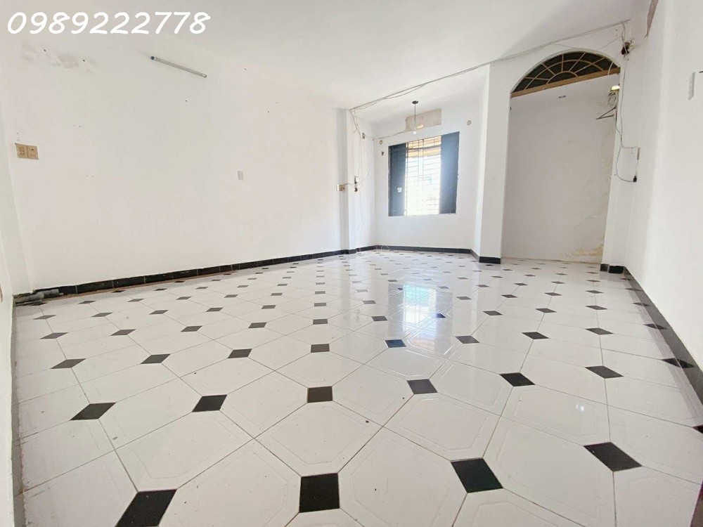 BÁN NHÀ HẺM NHỰA 8M -  HUỲNH VĂN BÁNH - P.13  - ÔTÔ TRÁNH THÔNG HOÀNG SA - 4 TẦNG VUÔNG VỨC 74M2