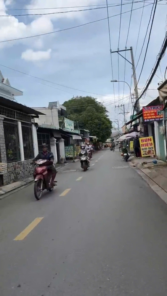 NHÀ XƯỞNG SIÊU ĐẸP (1.100M²) – NGAY NGÃ TƯ TÔ KÝ THỚI TAM THÔN 18, HÓC MÔN