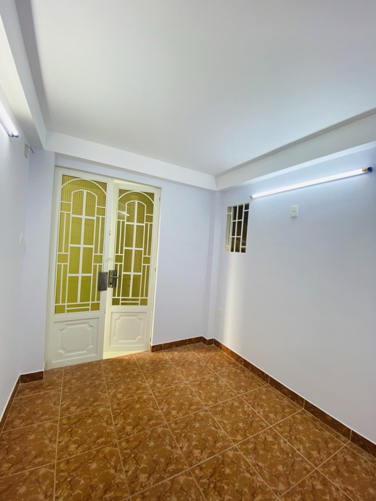 TRUNG TÂM QUẬN 10 SÁT QUẬN 1 VỊ TRÍ VÀNG - 3 TẦNG NHỈNH 2 TỶ - NGAY VẠN HẠNH MALL