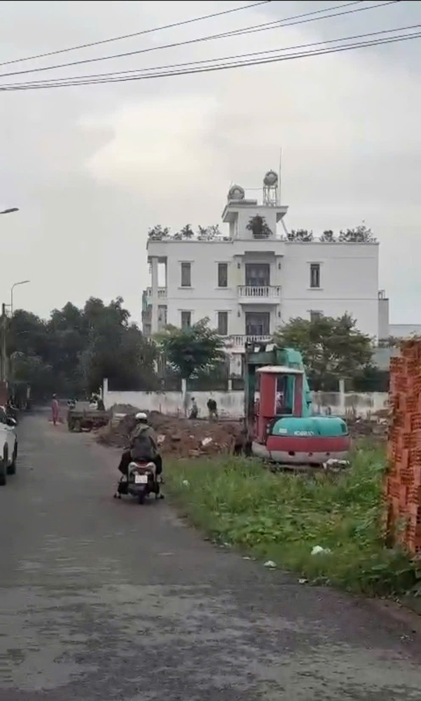 LÔ GÓC (13x30) 2MT ĐẸP HUỲNH THỊ NA (CÁCH MT 50M) GẦN HIỆP THÀNH, Q12 CHỈ 12.5 TỶ