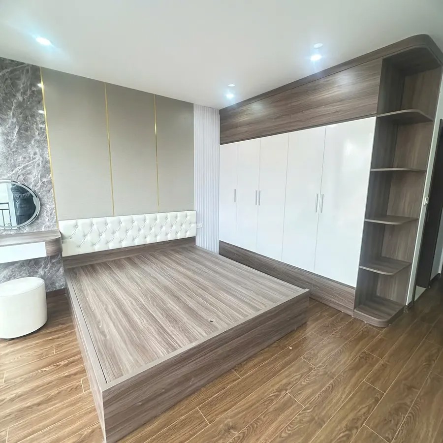 Nhà Mới Ô Tô Đỗ Cửa Full Nội Thât Phố Nguyễn Lam 45M2 6 Tầng 11.8 Tỷ Long Biên- Hà Nội