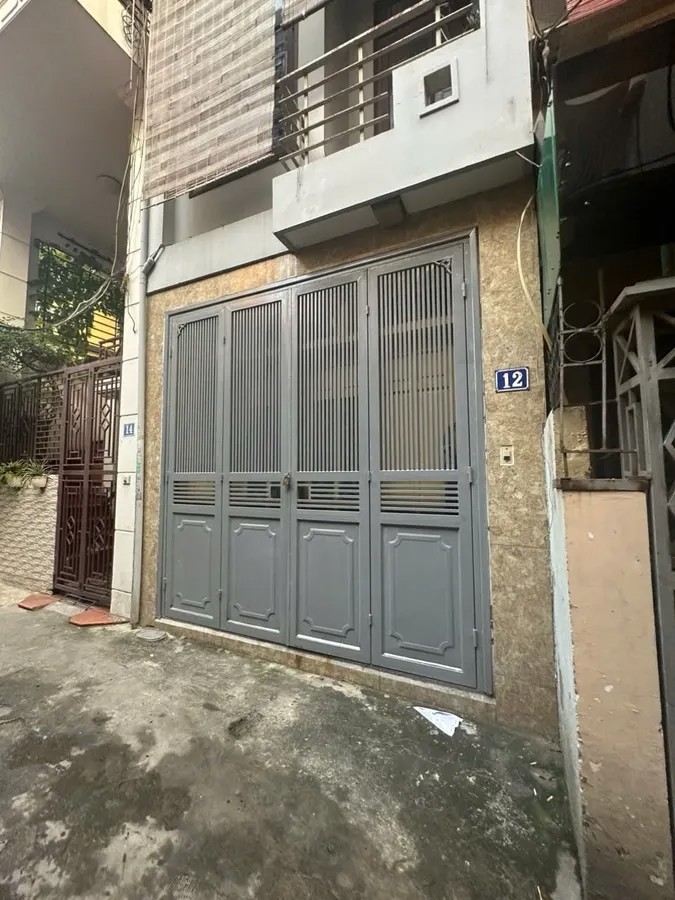 BÁN NHÀ RIÊNG Bồ Đề 45 m2 X 5 tầng mặt tiền 4m X 12.6 Tỷ Long Biên Hà Nội