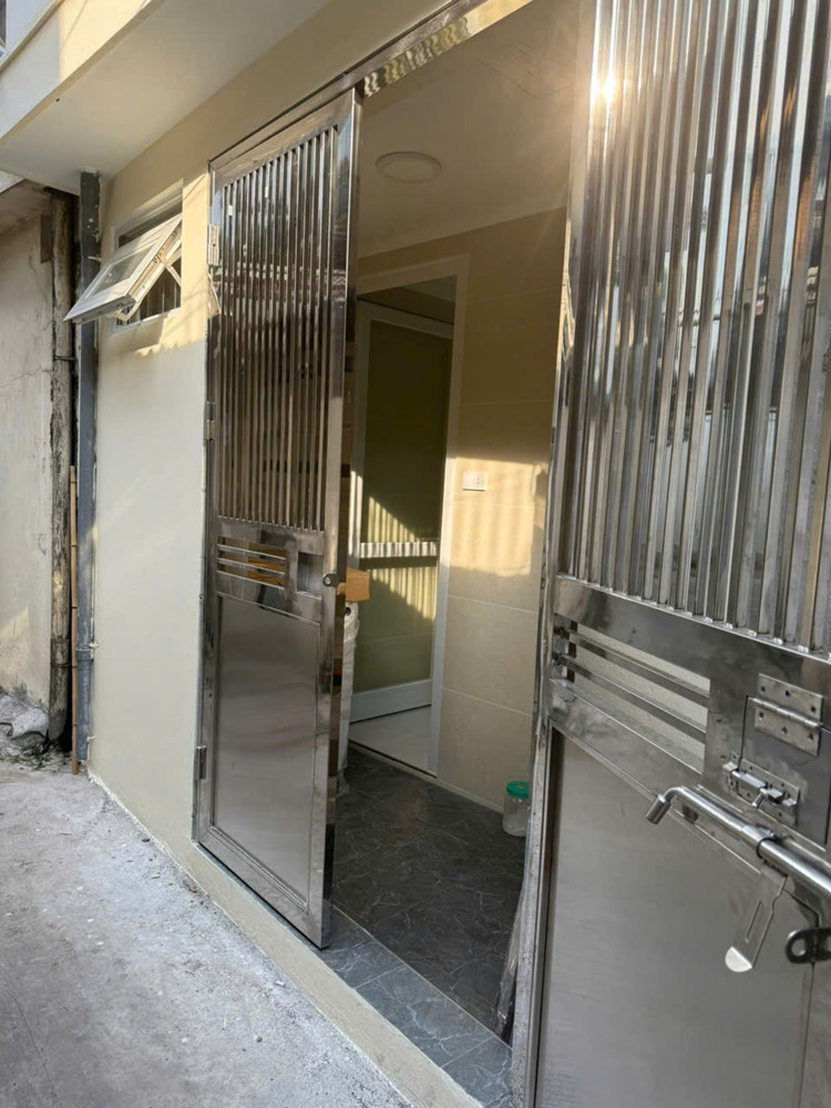 Bán căn hộ Tập thể tầng 1 Hoàng Đạo Thành, có sổ 70m2, 2 ngủ, 2 vệ sinh, 4.150 tỷ