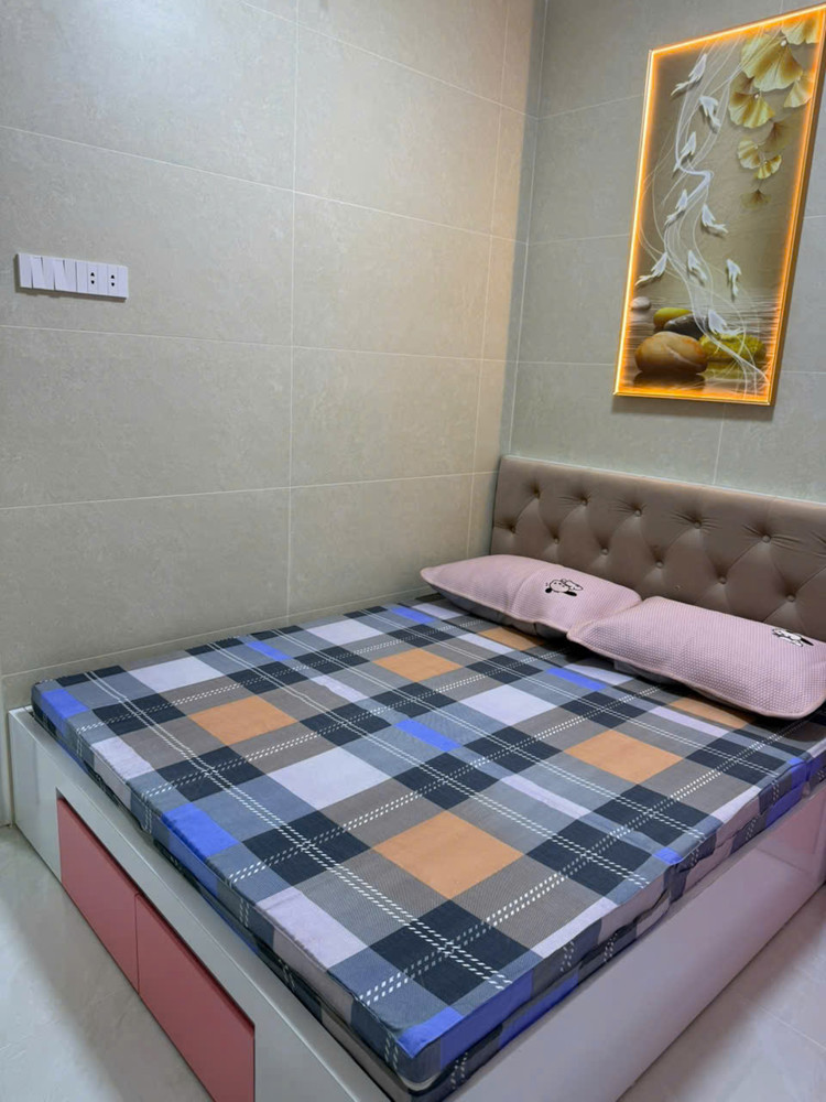 Bán căn hộ Tập thể tầng 1 Hoàng Đạo Thành, có sổ 70m2, 2 ngủ, 2 vệ sinh, 4.150 tỷ