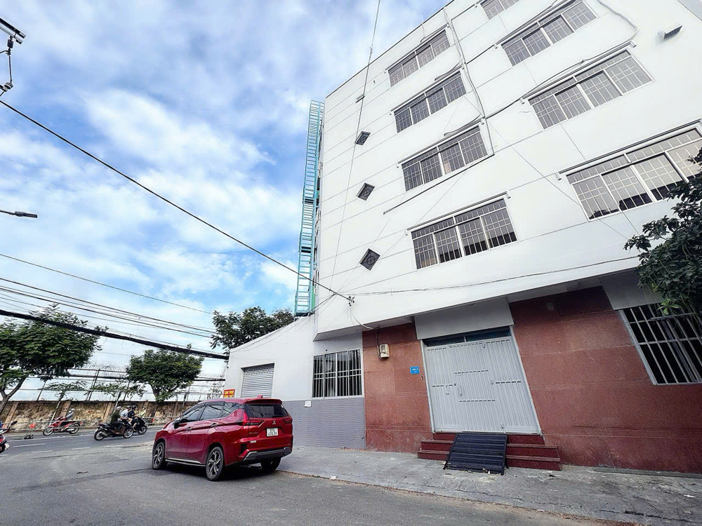 DUY NHẤT NHÀ BÁN MẶT TIỀN KD Đ.NGUYỄN TẤT THÀNH, QUẬN 4 - DT 4M*20M VUÔNG CHUẨN ĐẸP - DÒNG TIỀN ĐỀU