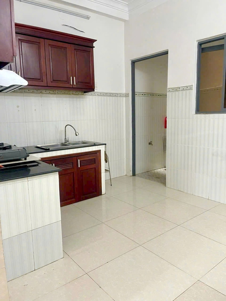 Nhà vị trí đẹp 2 lầu/ST 354/ Âu Dương Lân P.Chánh Hưng (P3Q8)