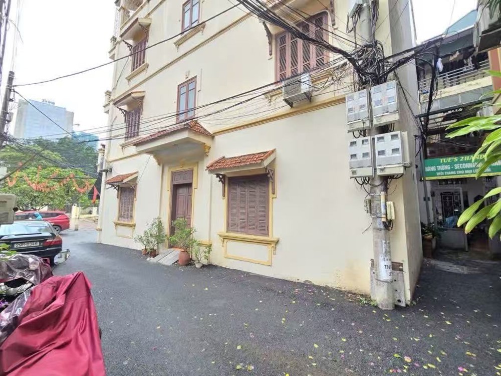 NHANH MỚI KỊP 
NGUYỄN NGỌC VŨ - 90m2 - 3T - MT 6.5m - LÔ GÓC 2 THOÁNG - Ô TÔ DỪNG ĐỖ CÁCH NHÀ 5M 