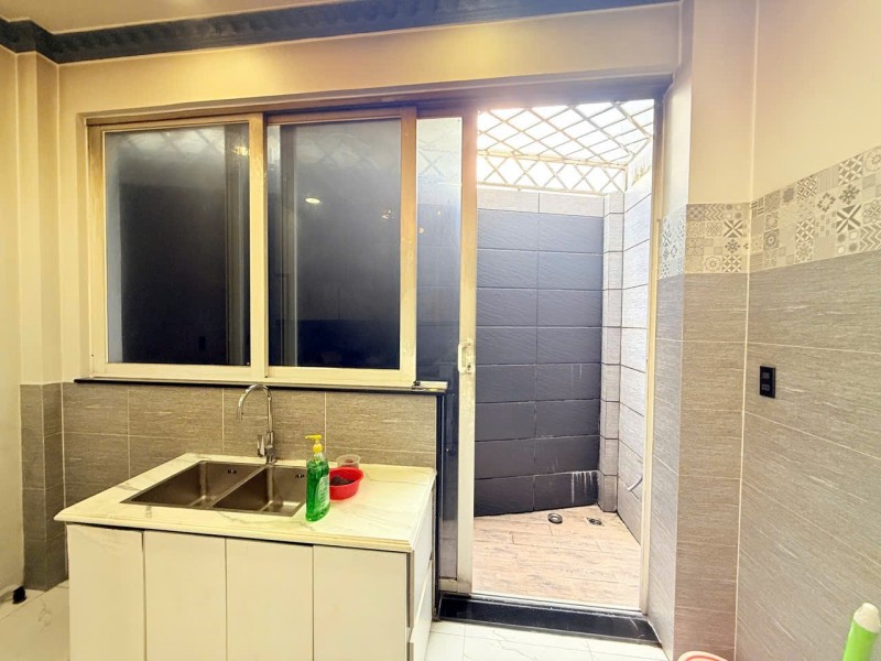 Bán nhà đường  Hồ Văn Tư, Trường Thọ, Thủ Đức. DT 64 m2, 4 tầng, SH. Giá 7.9 tỷ. LH: 0933125879