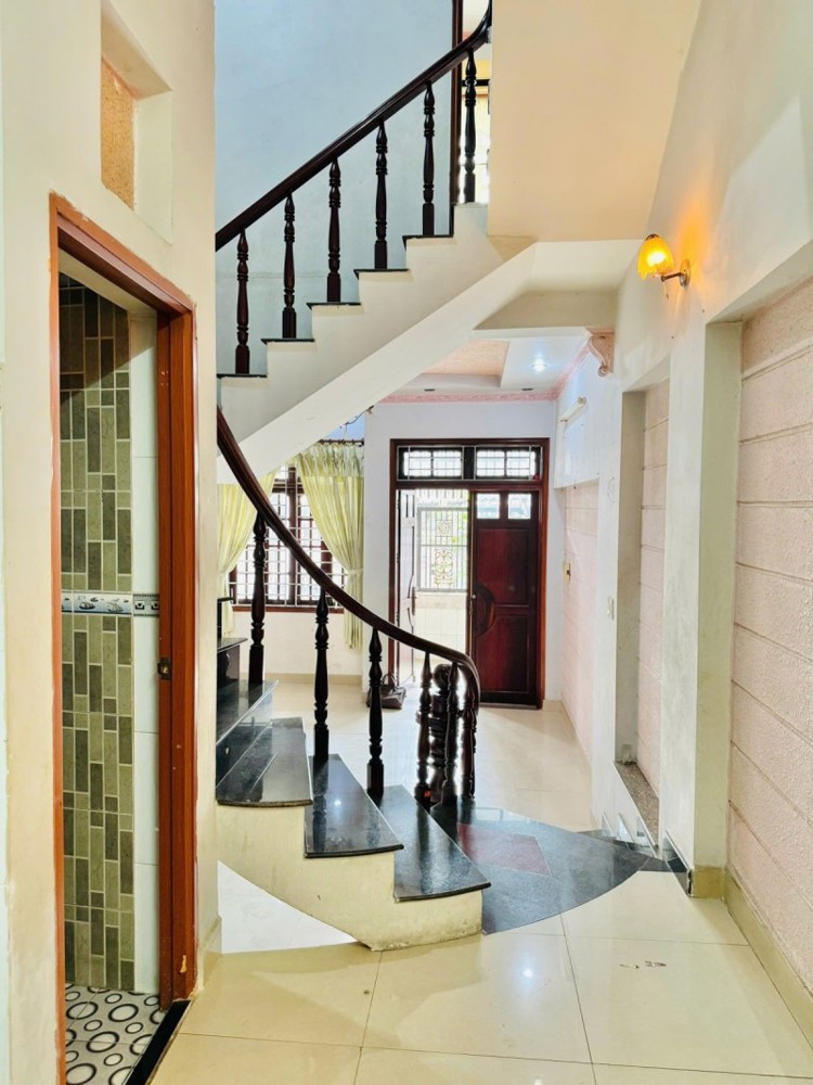 Bán nhà đường 160, Tăng Nhơn Phú A, Q.9, TP HCM. DT 68m2, 2 tầng, 3PN, sổ hồng. Giá 6.1 tỷ. LH: