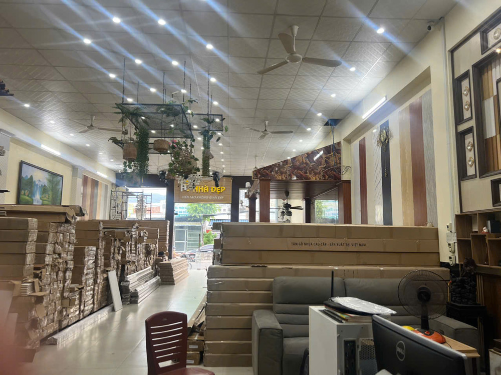 VỪA Ở, VỪA LÀM VP KD, SHOWROOM
Bán nhà 3 tầng mặt tiên đường lê Hồng Phong, Nam Nha Trang (Phước