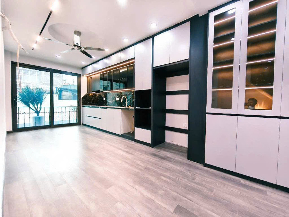 Bán nhà Phố Cát Linh, 41m2, Ngõ Nông Ô Tô, Full Nội Thất, Giá: 13.68 Tỷ, Lh: 0396935190