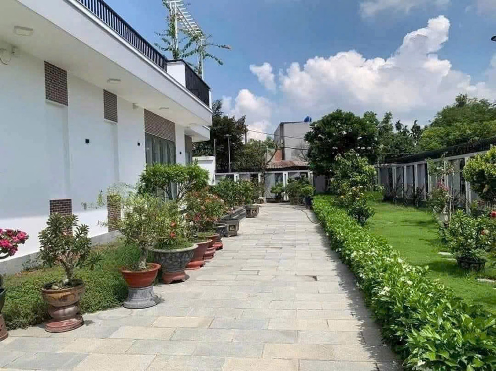 Gấp bán biệt thự (25.5x28m) 1/ cách MT Nguyễn Thị Thảnh, Thới Tam Thôn, Hóc Môn